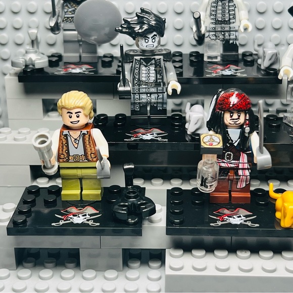 Pirates of the Caribbean: Dead Men Tell No Tales Custom Minifigures Lot of 8 - Picture 2 of 6